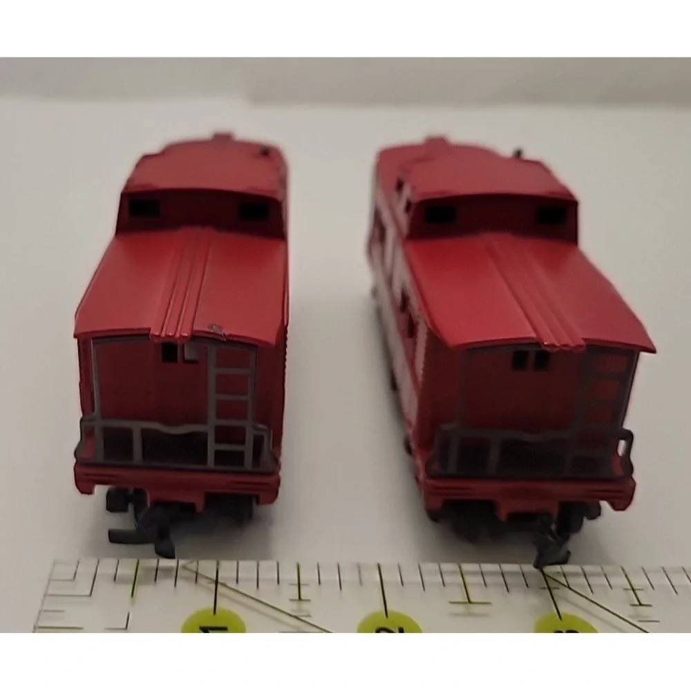 Vintage HO SCALE PENNSYLVANIA 506 CABOOSE & 33506